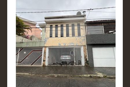 Casa à venda com 202m², 4 quartos e 2 vagas Casa à venda com 202m², 4 quartos e 2 vagasFachada