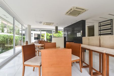 Apartamento para alugar com 45m², 1 quarto e 1 vaga Apartamento para alugar com 45m², 1 quarto e 1 vagaÁrea comum - Salão de festas