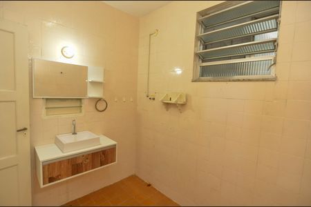 Apartamento à venda com 78m², 2 quartos e 1 vaga Apartamento à venda com 78m², 2 quartos e 1 vagaBanheiro