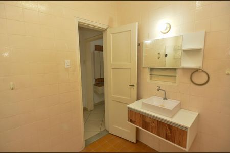 Apartamento à venda com 78m², 2 quartos e 1 vaga Apartamento à venda com 78m², 2 quartos e 1 vagaBanheiro