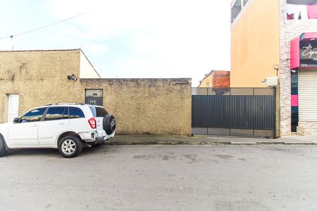 Casa de condomínio para alugar com 51m², 2 quartos e 1 vaga Casa de condomínio para alugar com 51m², 2 quartos e 1 vagaFachada