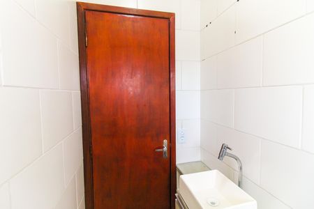 Casa de condomínio para alugar com 51m², 2 quartos e 1 vaga Casa de condomínio para alugar com 51m², 2 quartos e 1 vagaBanheiro