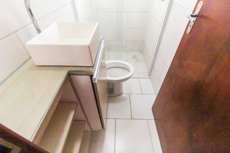 Casa de condomínio para alugar com 51m², 2 quartos e 1 vaga Casa de condomínio para alugar com 51m², 2 quartos e 1 vagaBanheiro