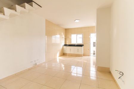 Casa de condomínio para alugar com 51m², 2 quartos e 1 vaga Casa de condomínio para alugar com 51m², 2 quartos e 1 vagaSala/Cozinha