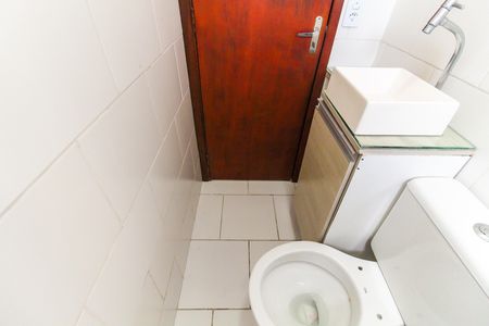 Casa de condomínio para alugar com 51m², 2 quartos e 1 vaga Casa de condomínio para alugar com 51m², 2 quartos e 1 vagaBanheiro
