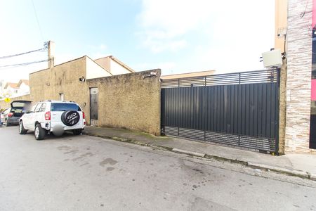 Casa de condomínio para alugar com 51m², 2 quartos e 1 vaga Casa de condomínio para alugar com 51m², 2 quartos e 1 vagaFachada