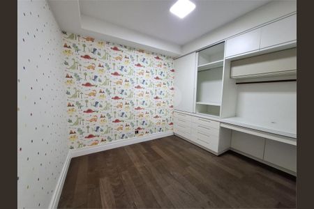Apartamento à venda com 3 quartos, 131m² em Vila Ipojuca, São Paulo