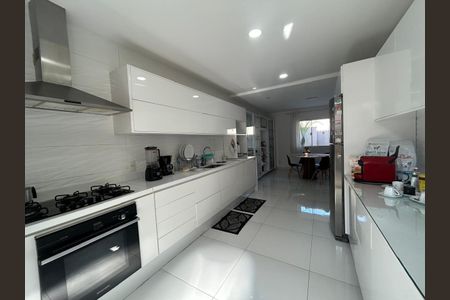 Casa à venda com 280m², 3 quartos e 4 vagas