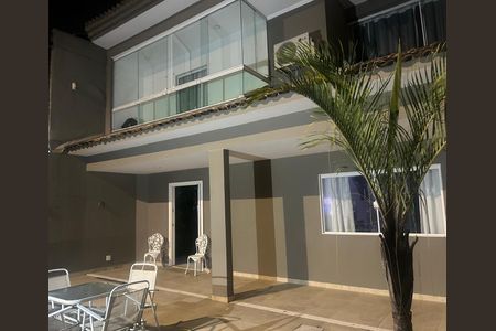Casa à venda com 280m², 3 quartos e 4 vagas