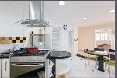 Casa para alugar com 600m², 5 quartos e 6 vagas
