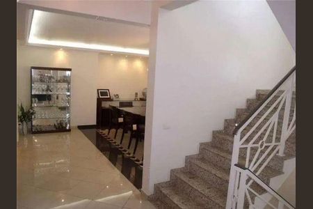 Casa para alugar com 600m², 5 quartos e 6 vagas