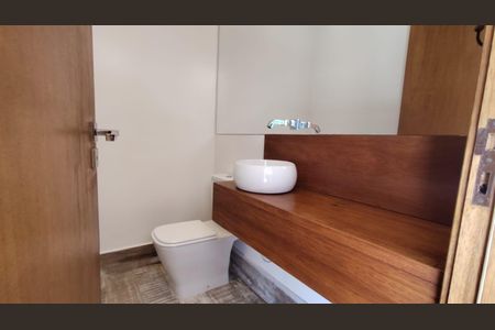 Casa à venda com 335m², 5 quartos e 4 vagas