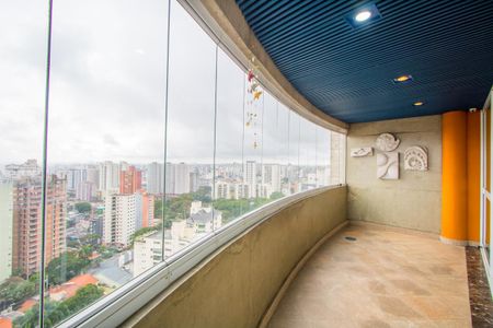 Apartamento à venda com 296m², 4 quartos e 4 vagas Apartamento à venda com 296m², 4 quartos e 4 vagasVaranda da sala