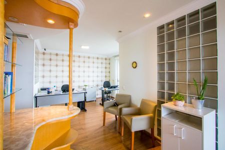 Apartamento à venda com 296m², 4 quartos e 4 vagas Apartamento à venda com 296m², 4 quartos e 4 vagasQuarto 1 e 2 - Suíte