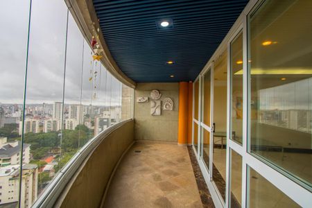 Apartamento à venda com 296m², 4 quartos e 4 vagas Apartamento à venda com 296m², 4 quartos e 4 vagasVaranda da sala