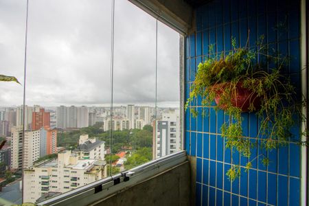 Apartamento à venda com 296m², 4 quartos e 4 vagas Apartamento à venda com 296m², 4 quartos e 4 vagasVaranda do quarto 1 e 2