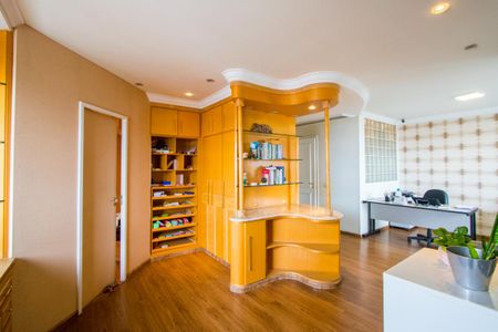 Apartamento à venda com 296m², 4 quartos e 4 vagas Apartamento à venda com 296m², 4 quartos e 4 vagasQuarto 1 e 2 - Suíte