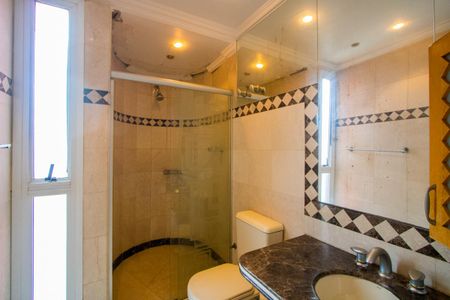 Apartamento à venda com 296m², 4 quartos e 4 vagas Apartamento à venda com 296m², 4 quartos e 4 vagasBanheiro do quarto 3