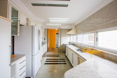 Apartamento à venda com 296m², 4 quartos e 4 vagas Apartamento à venda com 296m², 4 quartos e 4 vagasCozinha