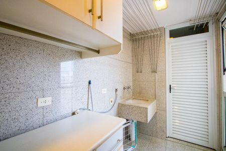 Apartamento à venda com 296m², 4 quartos e 4 vagas Apartamento à venda com 296m², 4 quartos e 4 vagasÁrea de serviço
