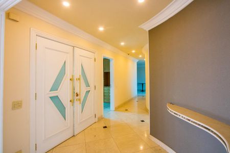 Apartamento à venda com 296m², 4 quartos e 4 vagas Apartamento à venda com 296m², 4 quartos e 4 vagasHall social