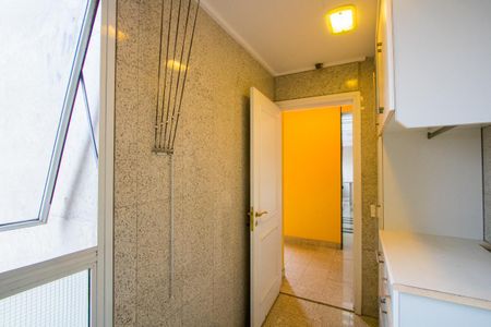Apartamento à venda com 296m², 4 quartos e 4 vagas Apartamento à venda com 296m², 4 quartos e 4 vagasÁrea de serviço