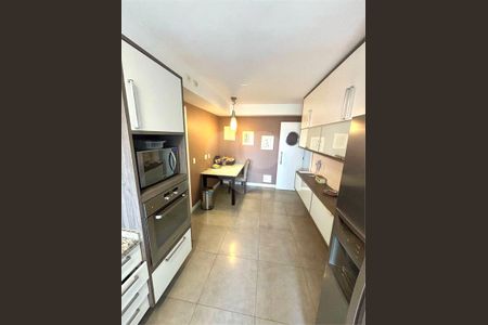 Apartamento à venda com 209m², 3 quartos e 4 vagas