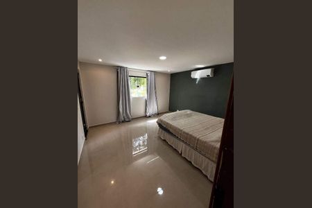 Casa à venda com 204m², 4 quartos e 2 vagas