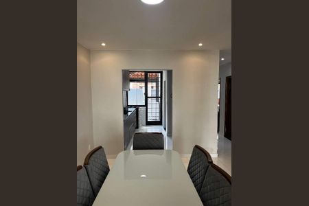 Casa à venda com 204m², 4 quartos e 2 vagas