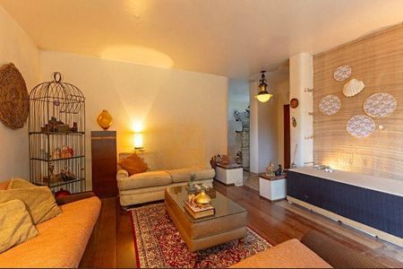Casa à venda com 3 quartos, 304m² em Vila Inah, São Paulo