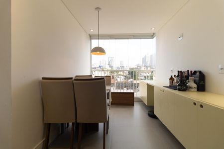 Apartamento à venda com 56m², 2 quartos e 1 vaga Apartamento à venda com 56m², 2 quartos e 1 vagaVaranda da Sala