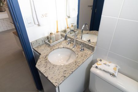 Apartamento à venda com 56m², 2 quartos e 1 vaga Apartamento à venda com 56m², 2 quartos e 1 vagaBanheiro