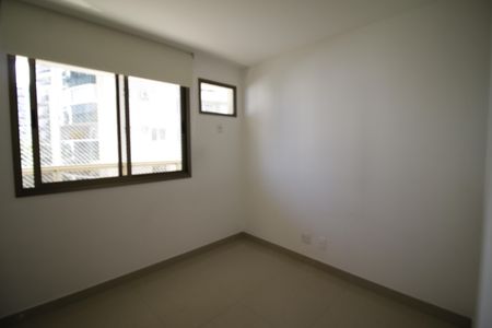 Quarto 1 de apartamento para alugar com 2 quartos, 70m² em Barra Olímpica, Rio de Janeiro