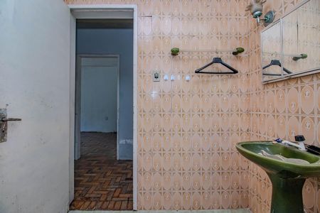 Casa para alugar com 110m², 2 quartos e 1 vaga Casa para alugar com 110m², 2 quartos e 1 vagaBanheiro