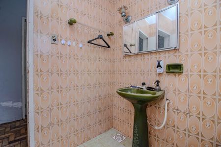 Casa para alugar com 110m², 2 quartos e 1 vaga Casa para alugar com 110m², 2 quartos e 1 vagaBanheiro