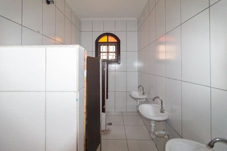 Casa para alugar com 276m², 5 quartos e 3 vagas Casa para alugar com 276m², 5 quartos e 3 vagasBanheiro 1