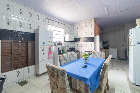 Casa à venda com 147m², 2 quartos e 2 vagasCozinha e Área de Serviço