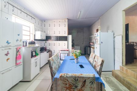 Casa à venda com 147m², 2 quartos e 2 vagasCozinha e Área de Serviço