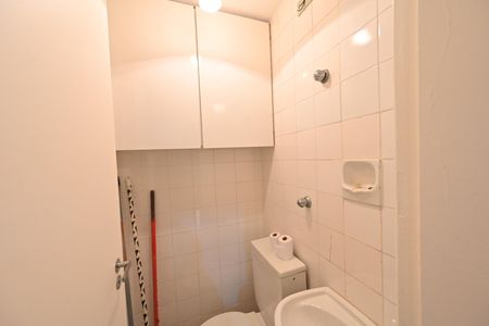 Apartamento à venda com 65m², 2 quartos e 1 vaga Apartamento à venda com 65m², 2 quartos e 1 vagaBanheiro de serviço