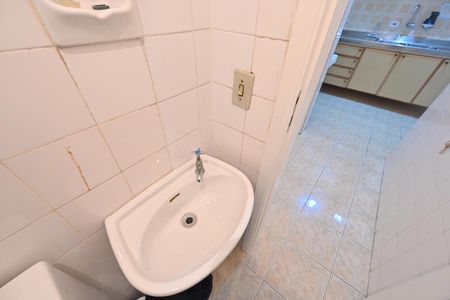 Apartamento à venda com 65m², 2 quartos e 1 vaga Apartamento à venda com 65m², 2 quartos e 1 vagaBanheiro de serviço