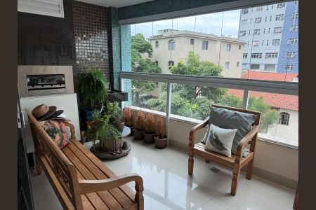 Apartamento à venda com 138m², 4 quartos e 2 vagas Apartamento à venda com 138m², 4 quartos e 2 vagasVaranda Gourmet