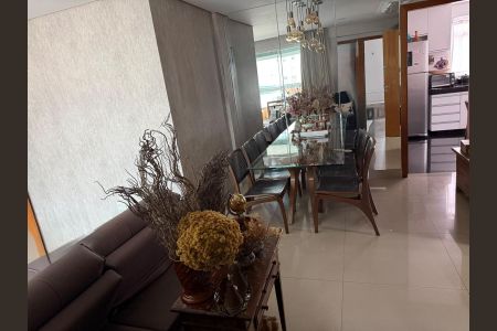 Apartamento à venda com 138m², 4 quartos e 2 vagas Apartamento à venda com 138m², 4 quartos e 2 vagasSala de Jantar