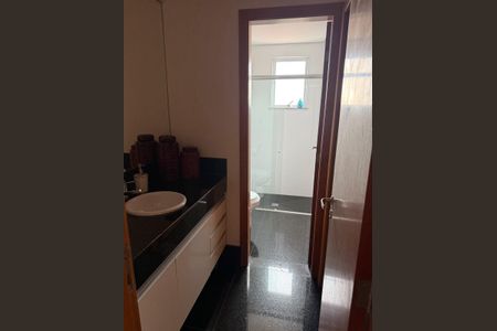 Apartamento à venda com 138m², 4 quartos e 2 vagas Apartamento à venda com 138m², 4 quartos e 2 vagasBanheiro 1