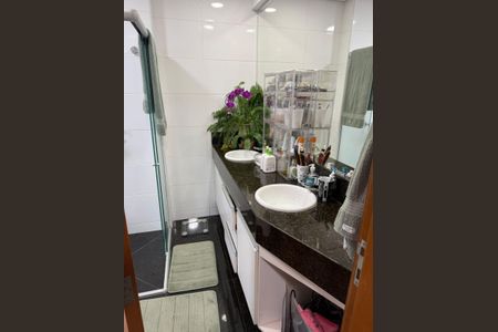 Apartamento à venda com 138m², 4 quartos e 2 vagas Apartamento à venda com 138m², 4 quartos e 2 vagasBanheiro 3