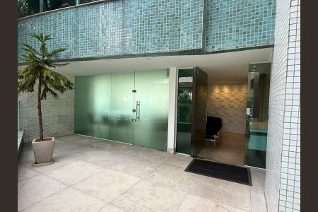 Apartamento à venda com 138m², 4 quartos e 2 vagas Apartamento à venda com 138m², 4 quartos e 2 vagasÁrea Externa