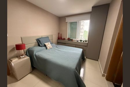 Apartamento à venda com 138m², 4 quartos e 2 vagas Apartamento à venda com 138m², 4 quartos e 2 vagasQuarto