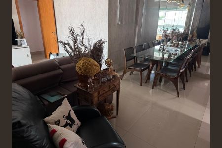 Apartamento à venda com 138m², 4 quartos e 2 vagas Apartamento à venda com 138m², 4 quartos e 2 vagasSala de Jantar