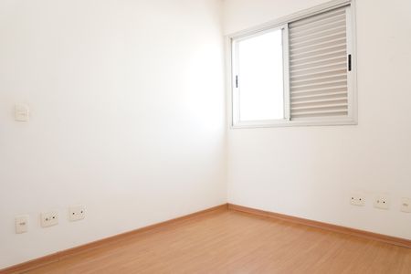Apartamento para alugar com 93m², 3 quartos e 2 vagas Apartamento para alugar com 93m², 3 quartos e 2 vagasQuarto 2