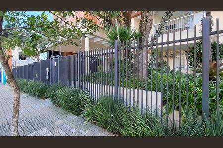 Fachada do Prédio de apartamento à venda com 1 quarto, 76m² em Alto de Pinheiros, São Paulo
