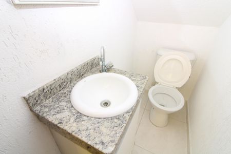 Casa de condomínio para alugar com 80m², 2 quartos e 1 vagaLavabo